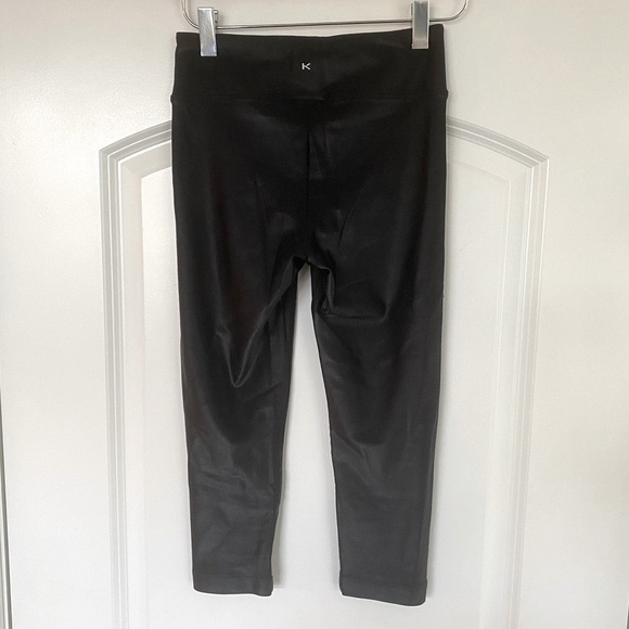 Koral Lustrous High Rise Capri Legging (S) - Picture 8 of 9